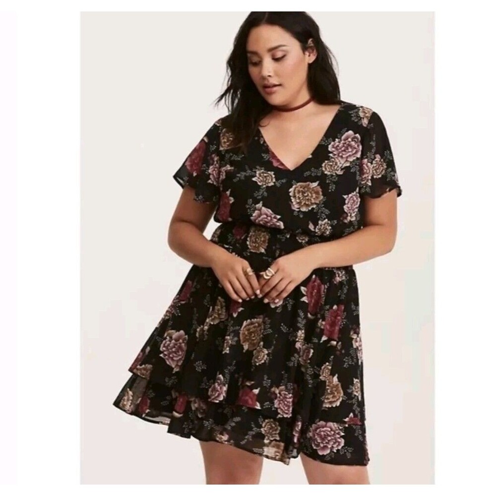 Torrid Floral Smocked Georgette Dress 3X Vneck Dark Romantic Fairy